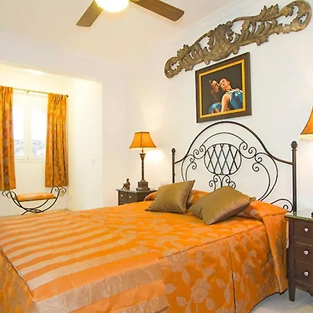 Valdes Villa *